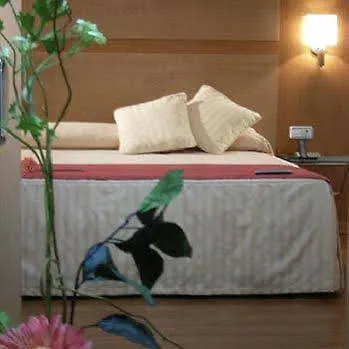 Hotel Reconquista 3*