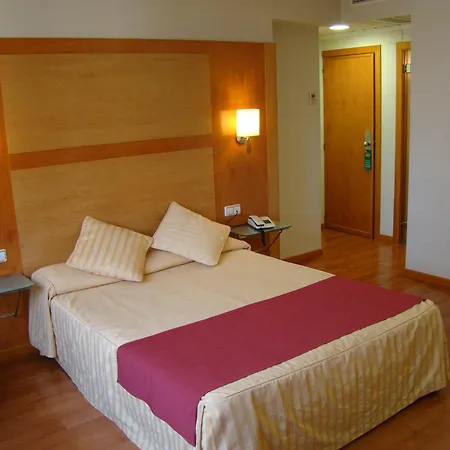 Hotel Reconquista 3*