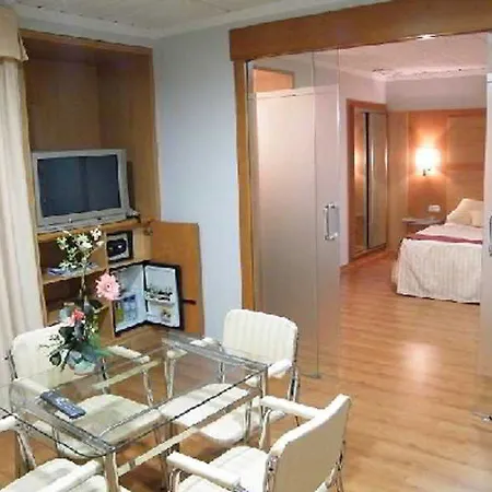 Hotel Reconquista 3*