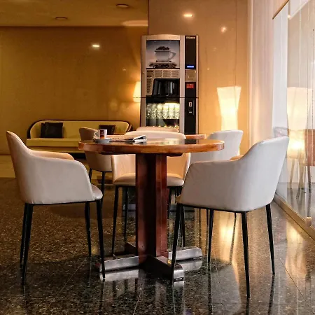 Hotel Reconquista 3*