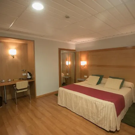 Reconquista Hotel 3*