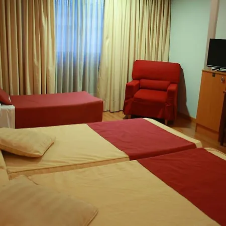 Reconquista Hotel 3*